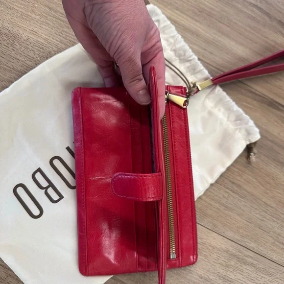 Hobo Red Leather ROAM Wristlet - Picture 4 of 6
